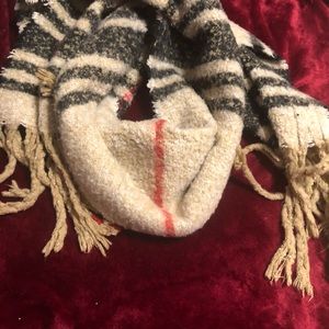 Women’s winter scarf